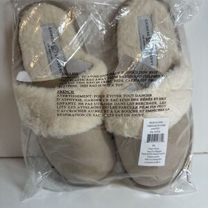 Chinese‎ Laundry Women's Faux Fur Beige Slippers Size M/L